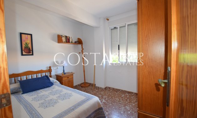 Resale - Villa -
Guardamar del Segura - Guardamar del Segura Centro