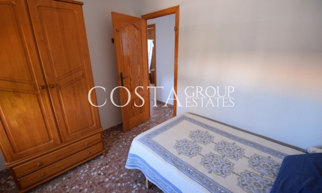 Resale - Villa -
Guardamar del Segura - Guardamar del Segura Centro