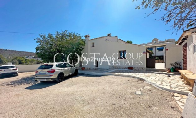 Resale - Villa -
Teulada - Moraira