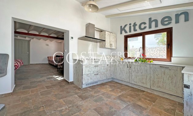 Resale - Villa -
Teulada - Moraira