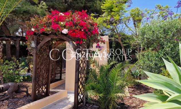 Resale - Villa -
Teulada - Moraira