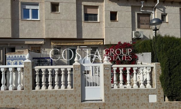 Resale - House -
Torrevieja - La Mata