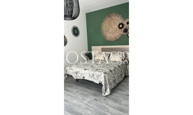 Wiederverkauf - Villa -
Daya Vieja - Daya Vieja Centro