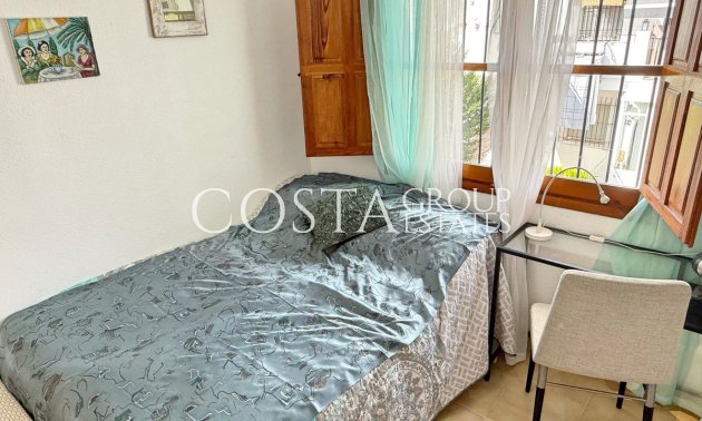 Resale - House -
Torrevieja