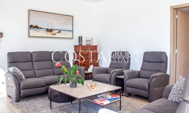 Resale - Villa -
Torrevieja - La Siesta