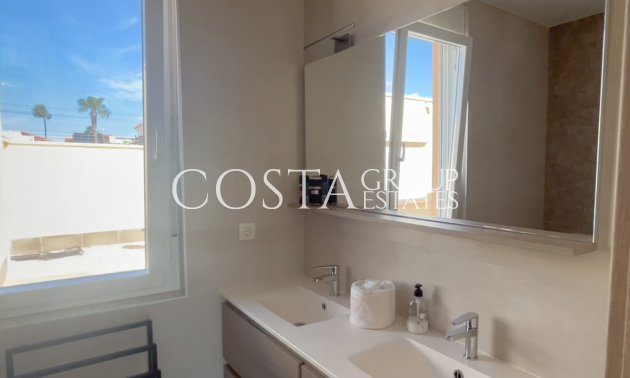 Resale - Villa -
Torrevieja - La Siesta