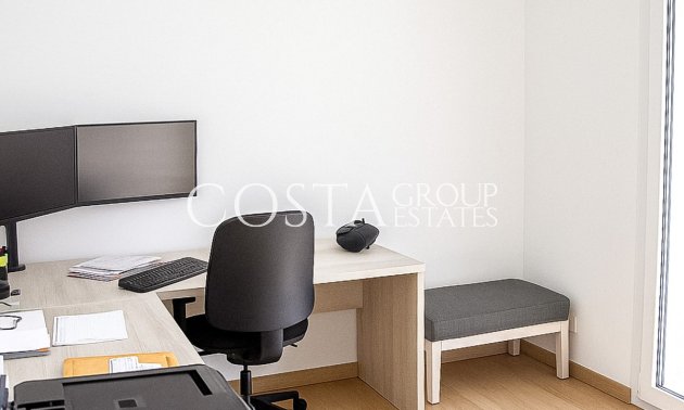 Resale - Villa -
Torrevieja - La Siesta