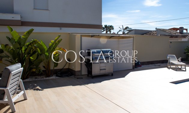 Resale - Villa -
Torrevieja - La Siesta