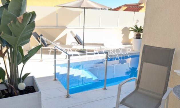 Herverkoop - Villa -
Orihuela Costa - Villamartin