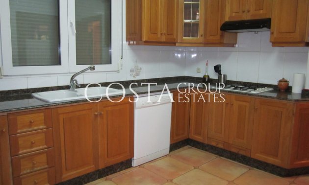 Wiederverkauf - Villa -
Yecla - Yecla Centro