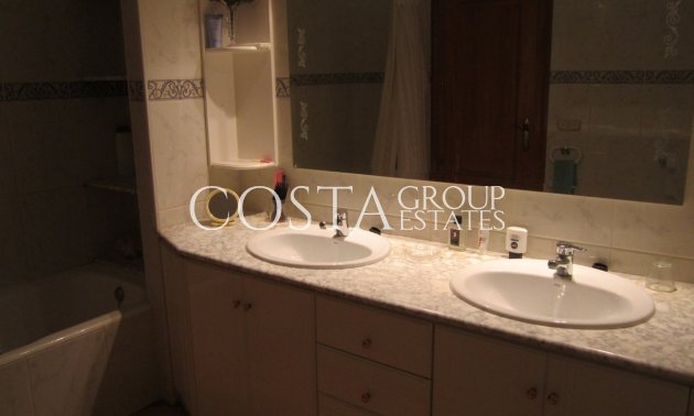 Wiederverkauf - Villa -
Yecla - Yecla Centro