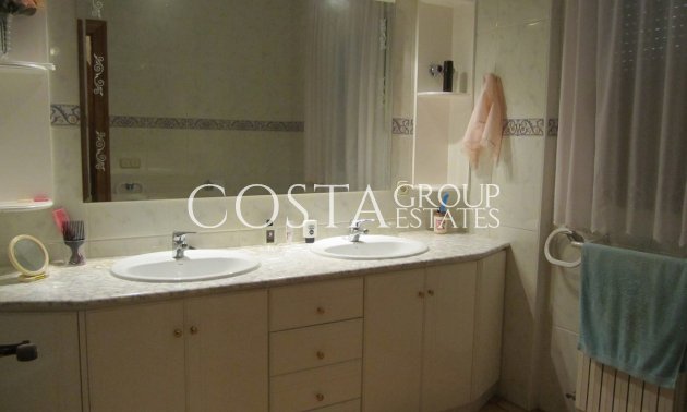 Wiederverkauf - Villa -
Yecla - Yecla Centro