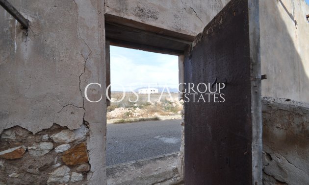 Herverkoop - Huis -
Pinoso - Pinoso Centro