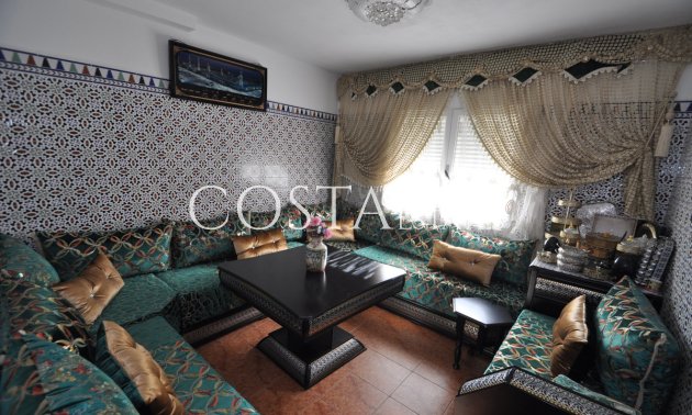 Odsprzedaż - Dom -
Pinoso - Pinoso Centro