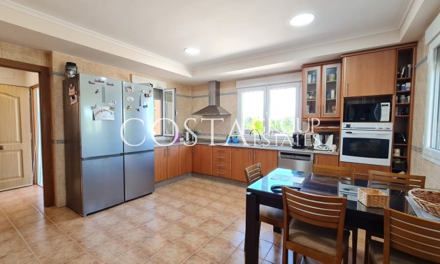 Wiederverkauf - Villa -
Yecla - Yecla Centro