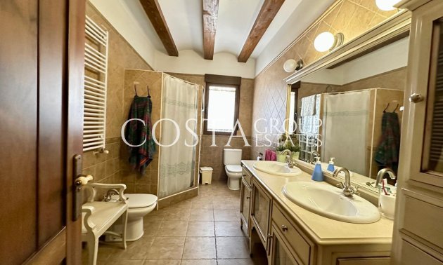 Wiederverkauf - Villa -
Yecla - Yecla Centro