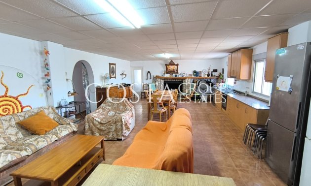 Herverkoop - Villa -
Yecla - Yecla Centro