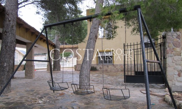 Herverkoop - Villa -
Yecla - Yecla Centro