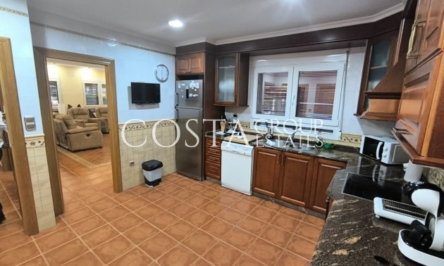 Wiederverkauf - Villa -
Yecla - Yecla Centro