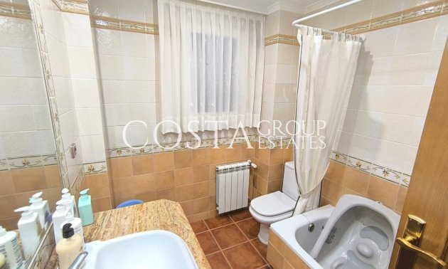 Wiederverkauf - Villa -
Yecla - Yecla Centro