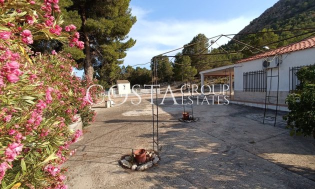 Wiederverkauf - Villa -
Yecla - Yecla Centro