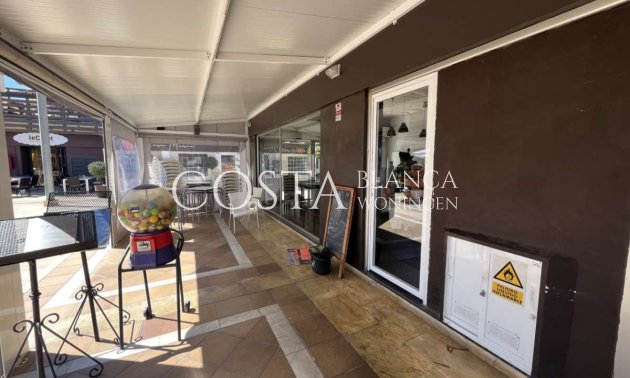 Revente - Propriété commerciale -
Dehesa de Campoamor
