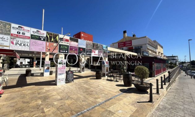 Revente - Propriété commerciale -
Dehesa de Campoamor