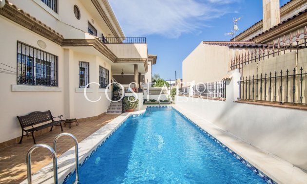 Resale - Villa -
Almoradí - Almoradi Centro