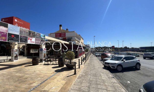 Revente - Propriété commerciale -
Dehesa de Campoamor