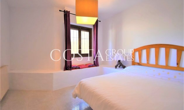 Herverkoop - Villa -
Orihuela Costa - Villamartin