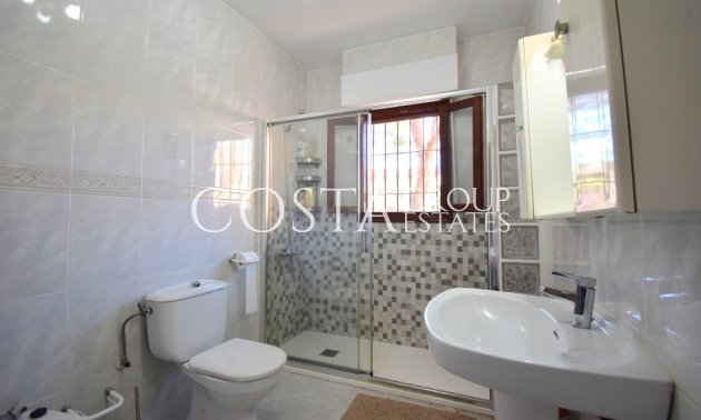 Herverkoop - Villa -
Orihuela Costa - Villamartin