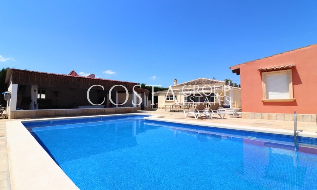 Herverkoop - Villa -
Almoradí - Heredades