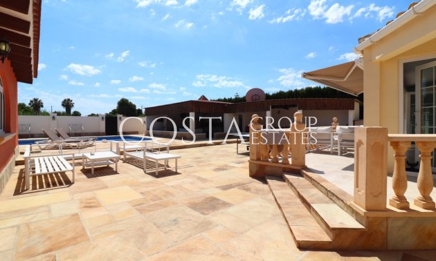 Herverkoop - Villa -
Almoradí - Heredades