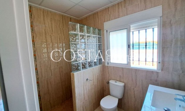 Herverkoop - Villa -
Catral - Catral Centro