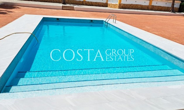 Herverkoop - Villa -
Catral - Catral Centro