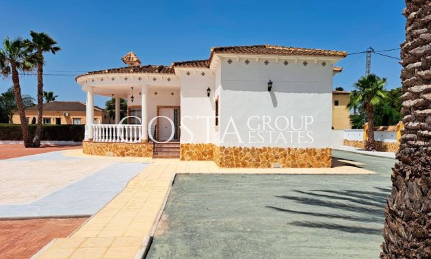 Herverkoop - Villa -
Catral - Catral Centro