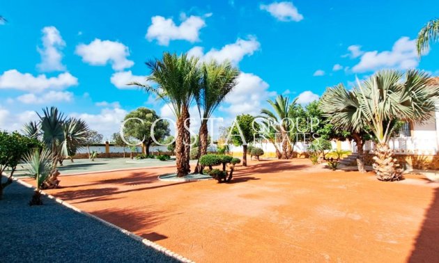 Herverkoop - Villa -
Catral - Catral Centro