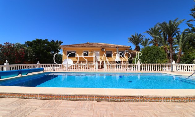 Herverkoop - Villa -
Catral - Catral Centro