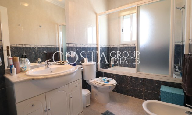 Herverkoop - Villa -
Catral - Catral Centro