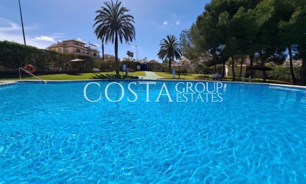 Odsprzedaż - Dom -
Orihuela Costa - Villamartin