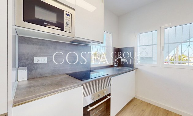 Resale - Villa -
Orihuela Costa - Villamartin