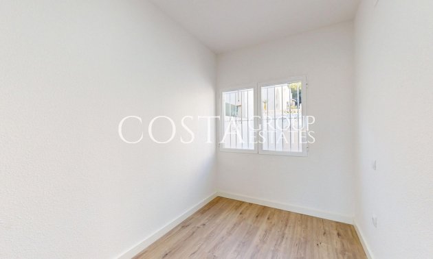 Resale - Villa -
Orihuela Costa - Villamartin