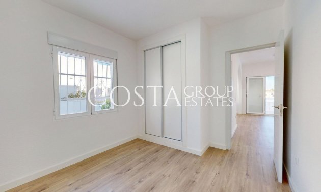 Resale - Villa -
Orihuela Costa - Villamartin