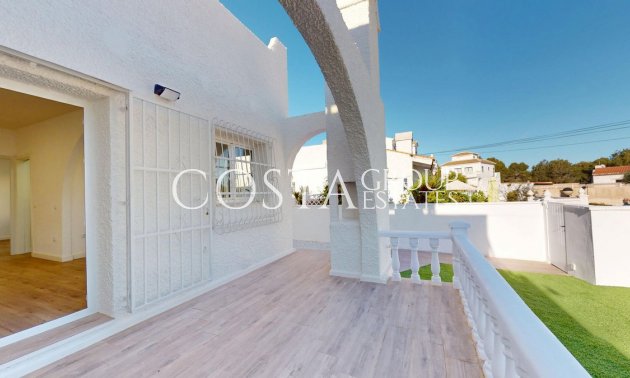 Resale - Villa -
Orihuela Costa - Villamartin