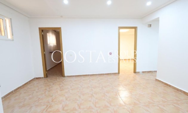 Herverkoop - Villa -
Orihuela Costa