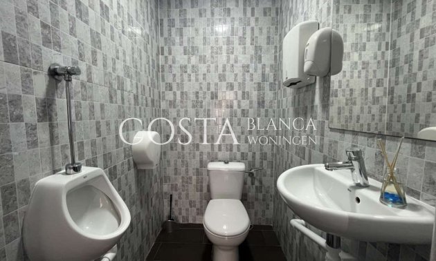 Revente - Propriété commerciale -
Dehesa de Campoamor