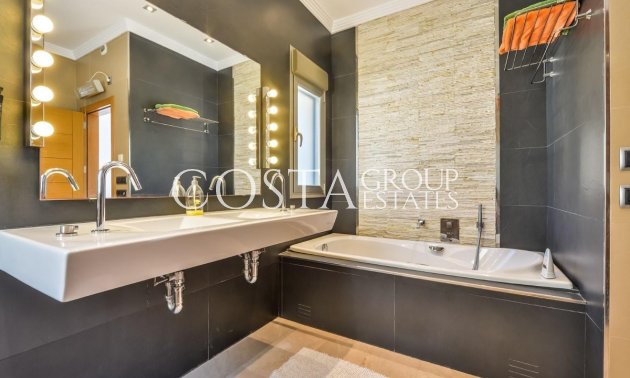 Resale - Villa -
Benissa - Benissa Centro