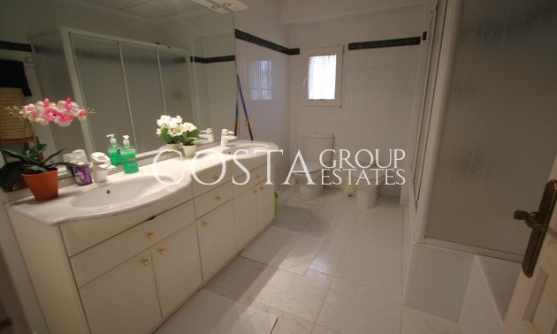 Resale - Villa -
Calpe - la Canuta