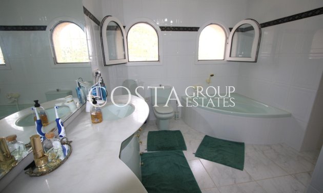 Resale - Villa -
Calpe - la Canuta