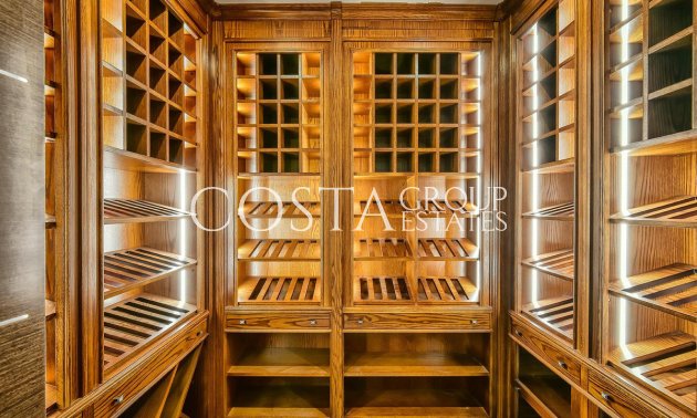 Resale - Villa -
Calpe - la Canuta